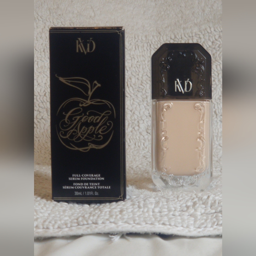KVD Good Apple foundation light 018 - Picture 3 of 8